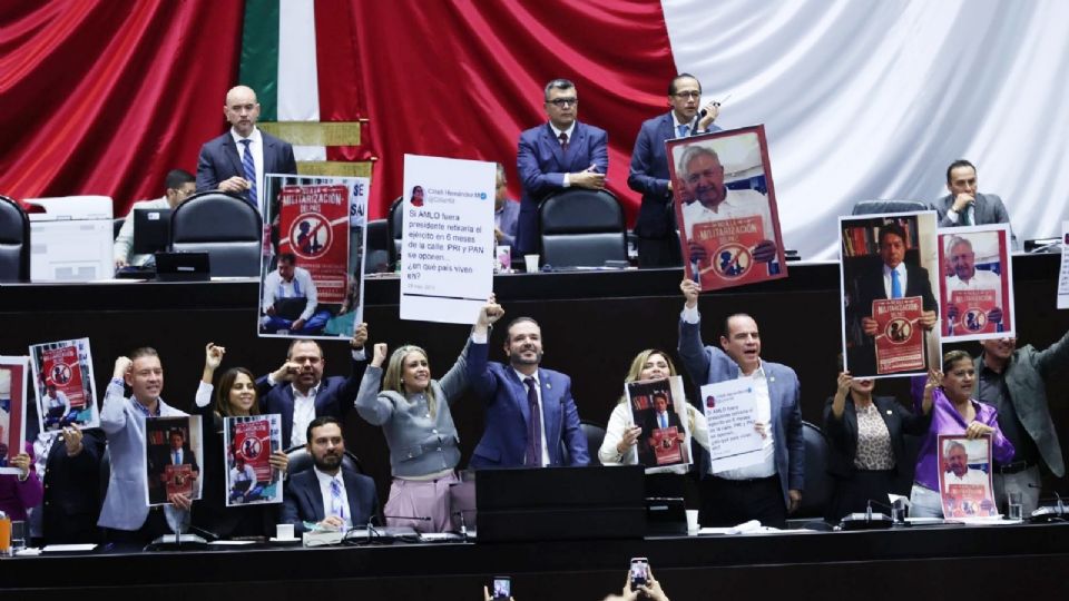 ”Lacayos” y “zombis del régimen”, llama diputada panista a morenistas y aliados.