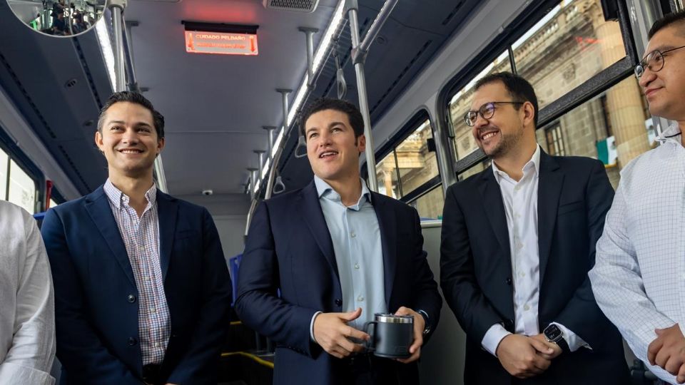 El mandatario señaló en entrevista que además de la renovación del transmetro, vendrán 4 mil camiones nuevos para las rutas urbanas.