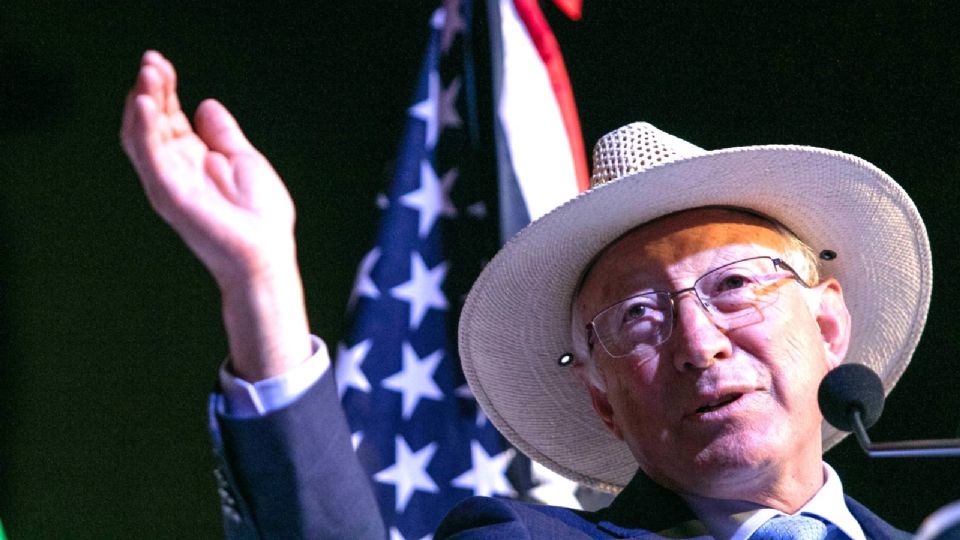 Ken Salazar destacó avances en el combate a las huertas ilegales de aguacate destinadas a Estados Unidos