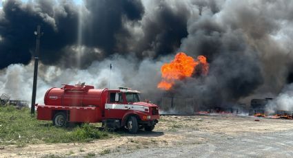 Incendio de contenedores moviliza a Bomberos y Protección Civil en Salinas Victoria