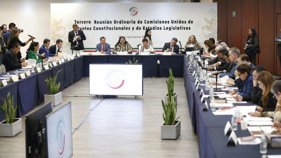 Sesión de comisiones en le Senado.