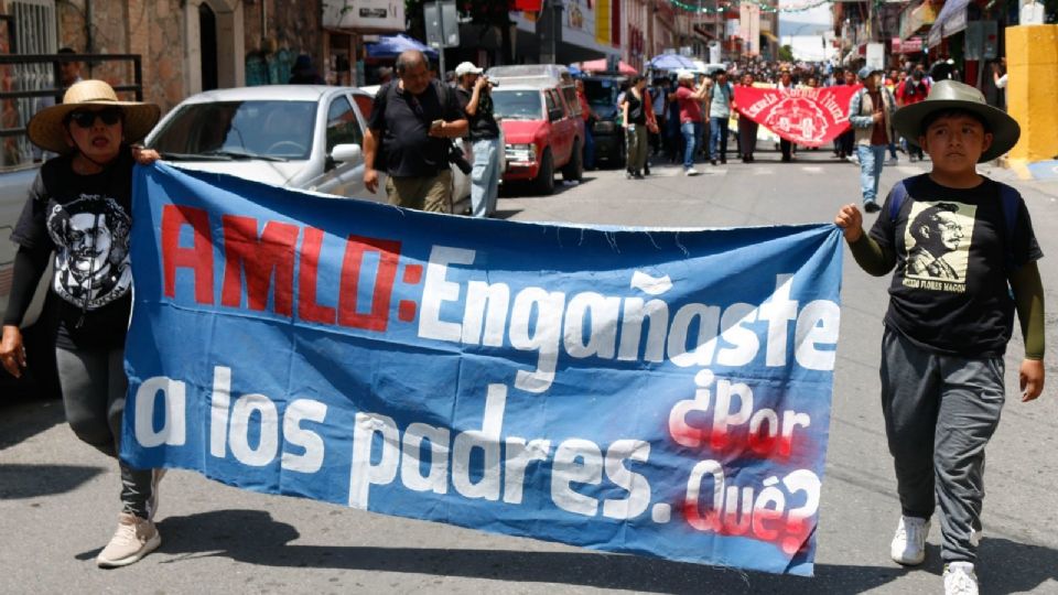 Amnistía Internacional organizó un conversatorio a diez años de la desaparición forzada de los 43 estudiantes normalistas de Ayotzinapa.