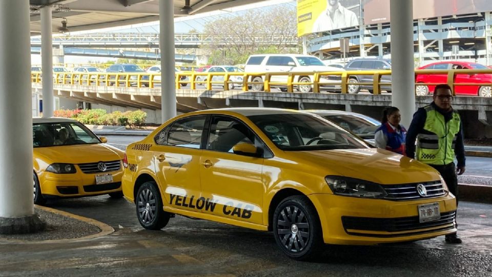 Taxistas impedían paso a la terminal 1 del AICM