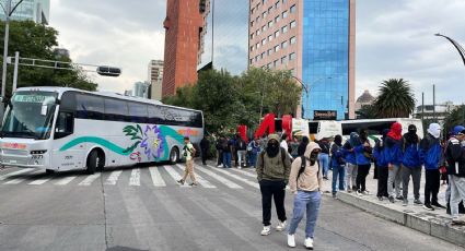 Familias de Ayotzinapa realizan mitin en Paseo de la Reforma