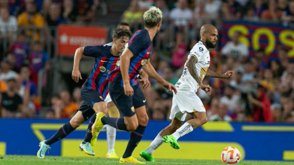 Barcelona recibió una fuerte sanción por parte de la UEFA por mal comportamiento de sus aficionados en Champions League.