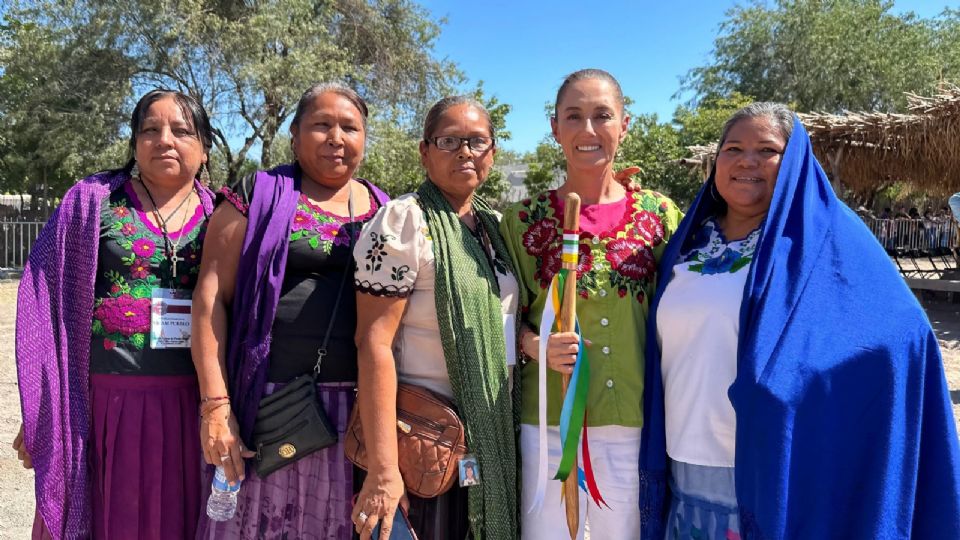 Claudia Sheinbaum se reunió con representantes de los pueblos yaqui.