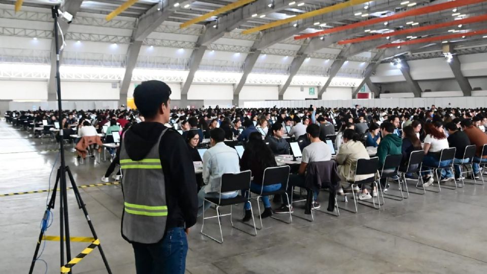 Aspirantes a plaza para estudiar especialidad.