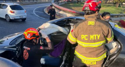 Mujer y su hija resultan lesionadas tras derrapar en Morones Prieto