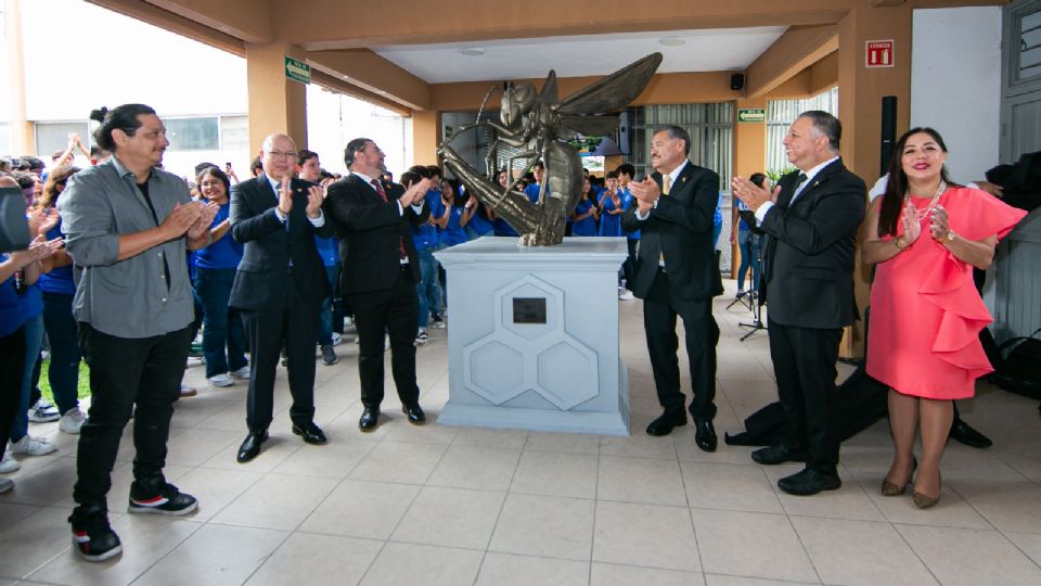 En el evento  se realizó un acto de develación de la estatua “Al Avispón”, cuyo diseño estuvo a cargo del escultor José Alejandro Guerra Tristán.