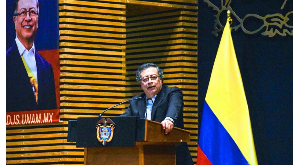 El mandatario colombiano señaló que la inteligencia artificial incrementará la explotación al grabador.