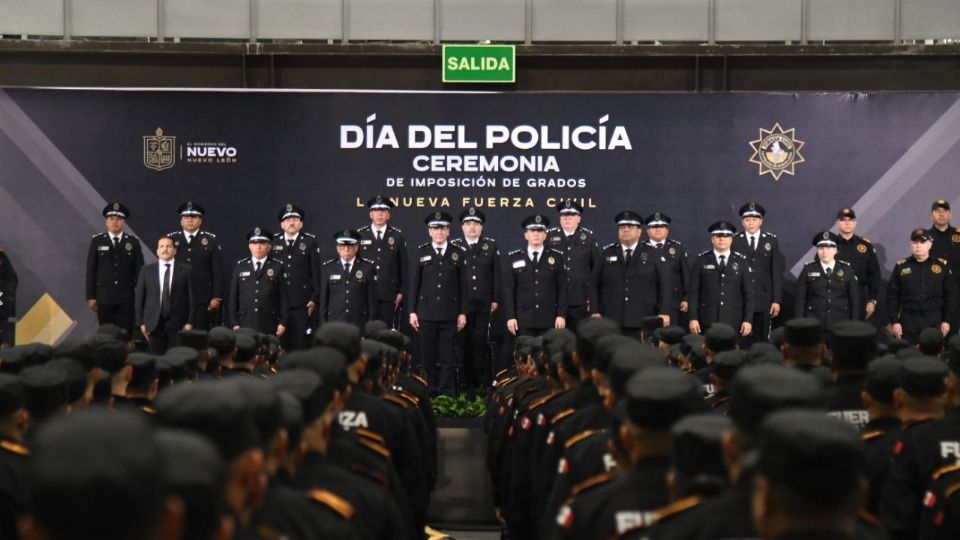 Fuerza Civil de Nuevo León celebra ascenso de más de 500 policías