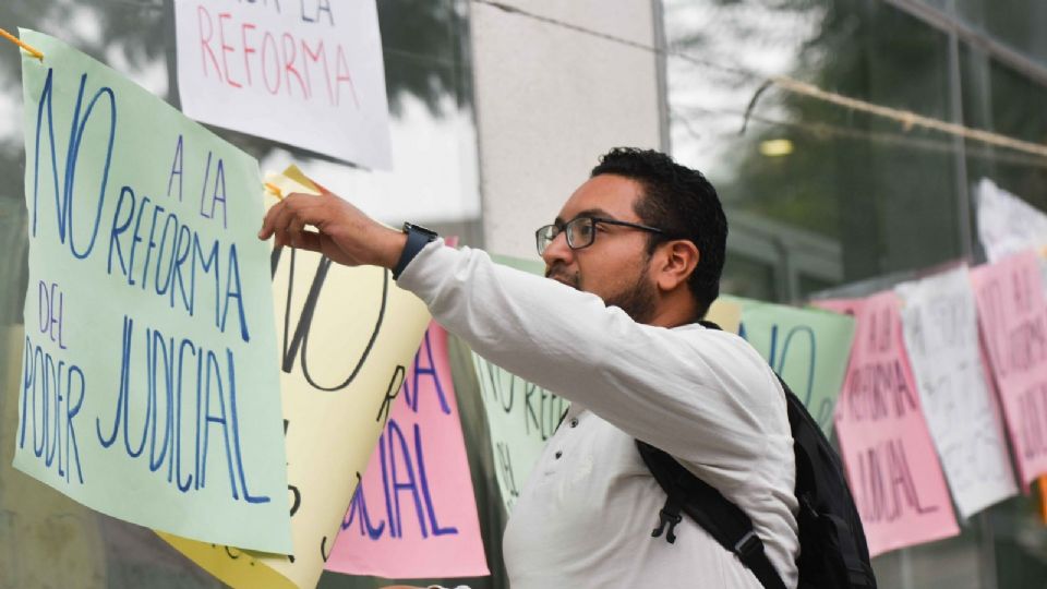 Se respetan los derechos humanos a la libre expresión de ideas y a la manifestación, destaca la presidencia de la Cámara.