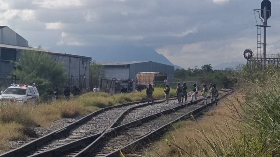 Personal de la Guardia Nacional y el Ejército Mexicano se movilizó hasta el sitio del hallazgo.