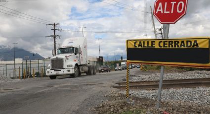 Cierran cruce de avenida Chocolates en Escobedo