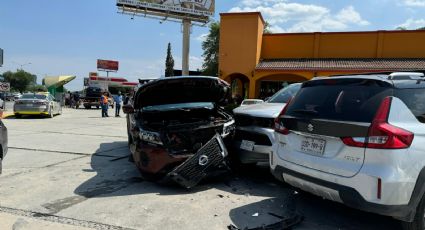 Accidente múltiple en estacionamiento de restaurante en Santiago