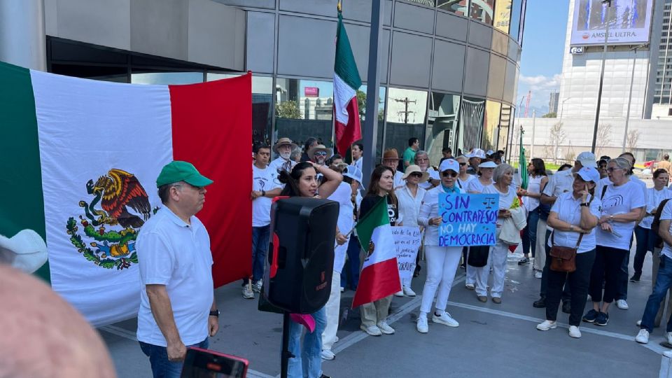 Protestan trabajadores del poder judicial y organizaciones civiles; piden análisis serio de reformas