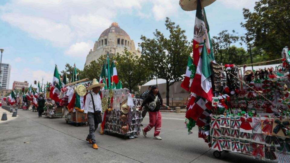 Preparativos ante las Fiestas Patrias en México.