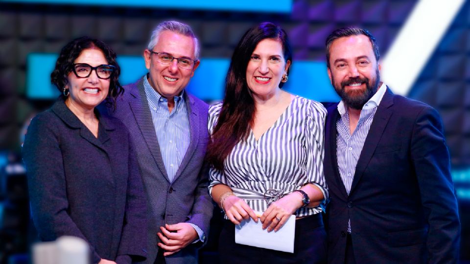 La mesa de debate tuvo la participación de Alejandra Barrales, Kenia López y Arturo Ávila.