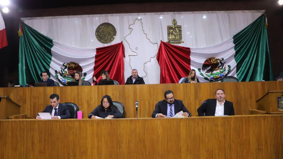 Diputados locales de Nuevo León analizan posibles sanciones a Samuel García.