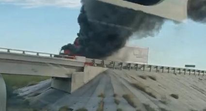 Incendio en tráiler provoca cierre de la autopista Monterrey-Nuevo Laredo