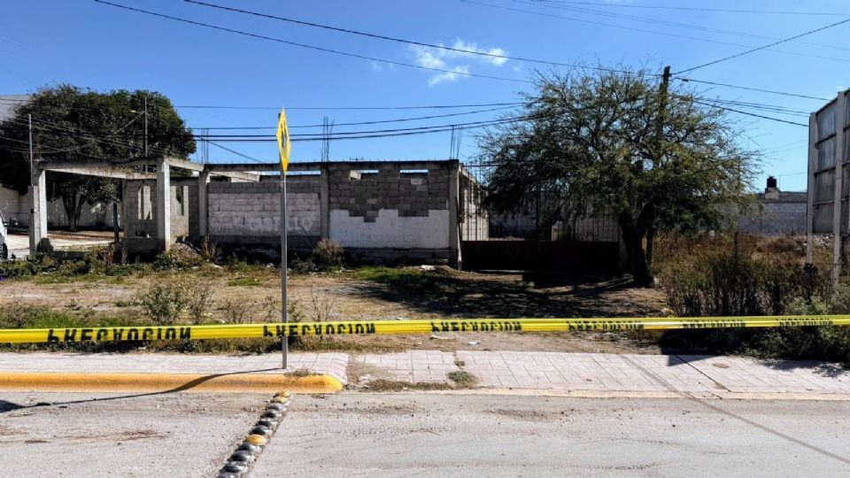 Autoridades de la fiscalía realizaron las labores periciales en el inmueble de la calle Comonfort, en el centro del municipio.