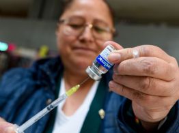 Realizan jornada de vacunación contra influenza, COVID-19 y neumococo en Garita de Otay