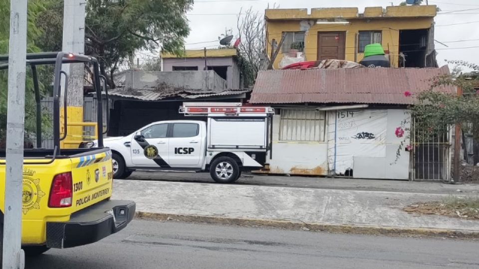 El tramo de la avenida José María Luis Mora, entre Martín de Zavala y Venustiano Carranza fue cerrado a la circulación.