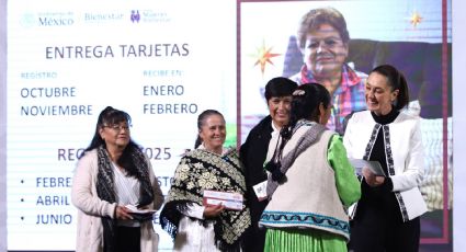 Morenistas aplauden entrega de primeras tarjetas a mujeres de 60 a 64 años