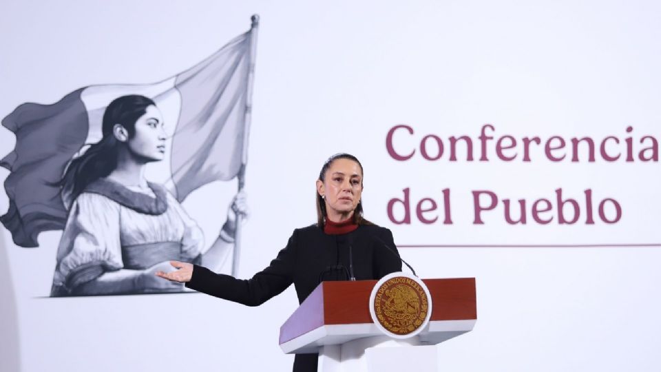 Claudia Sheinbaum ofrece la conferencia del pueblo.