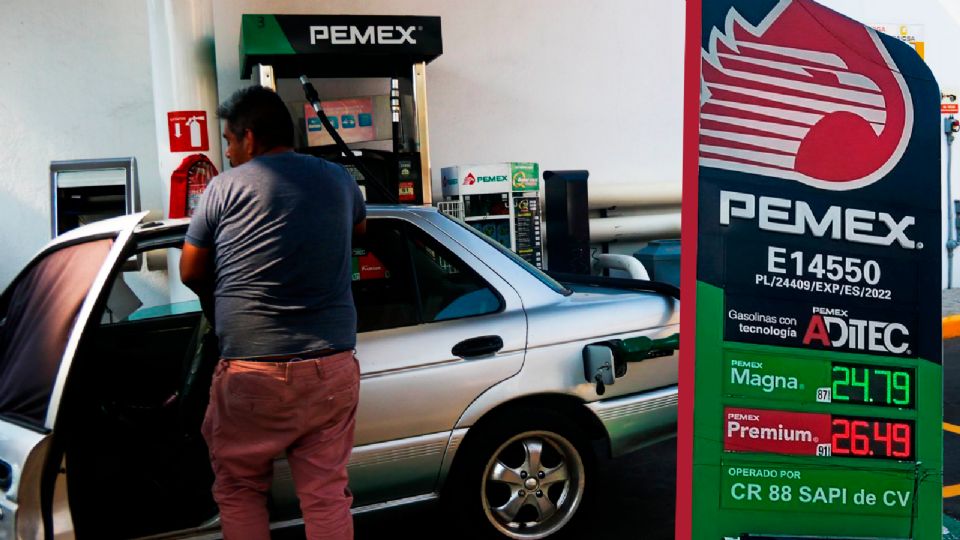 El analista explicó que México consume más de 185 millones de litros de gasolina diariamente.