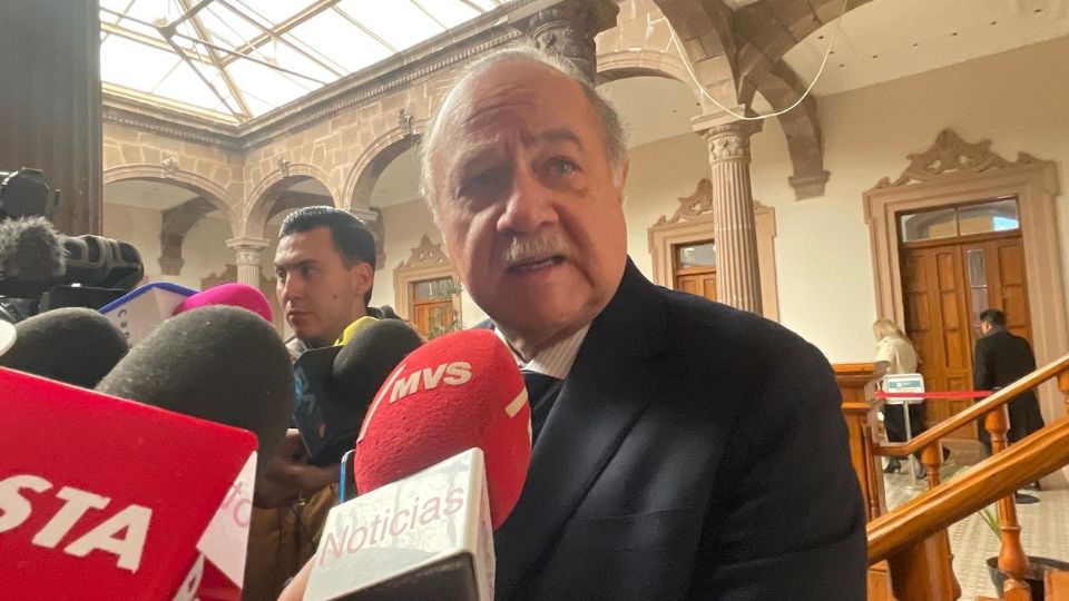 El secretario General de Gobierno, Javier Navarro, asegura que Nuevo León está preparado para afrontar la posible llegada de migrantes deportados y brindarles apoyo en su tránsito hacia otras entidades.