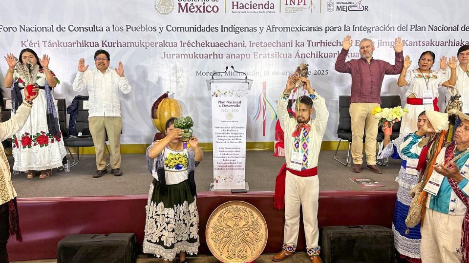 Pueblos y comunidades indígenas y afromexicanas suman su voz al Plan Nacional de Desarrollo para
construir un futuro con justicia y dignidad.