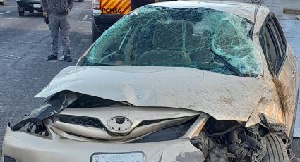 Volcadura en la Carretera Nacional deja a un joven de 22 años lesionado