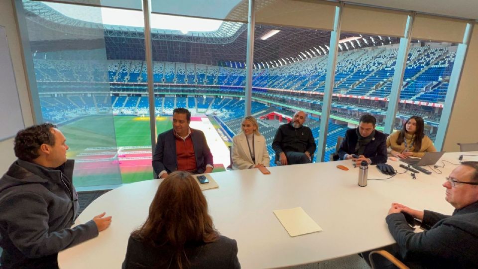 El alcalde de Santa Catarina se reunió con los responsables del evento en el Estadio BBVA.