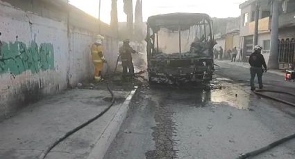 Incendio consume camión urbano de la Ruta 224 en Juárez