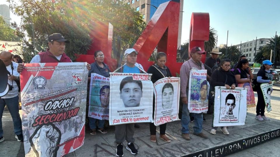 Familiares de los normalistas de Ayotzinapa.