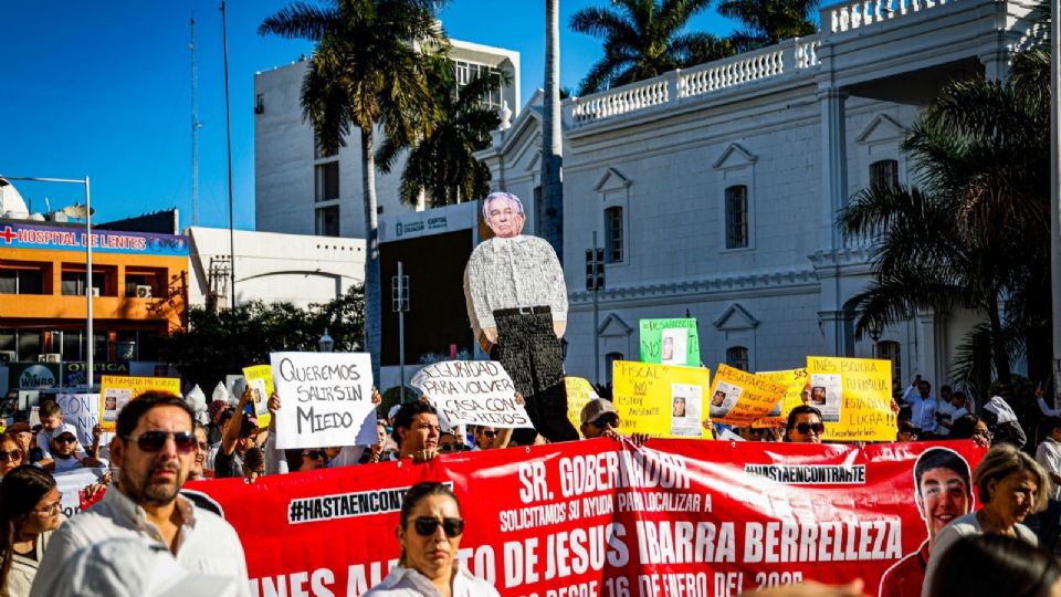 La ciudadanía salió a las calles para exigir paz y el cese de la violencia en Sinaloa.