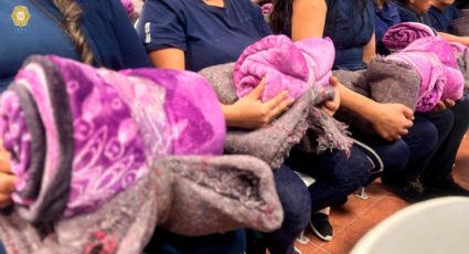 Entregan colchonetas a internas del penal femenil de Tepepan