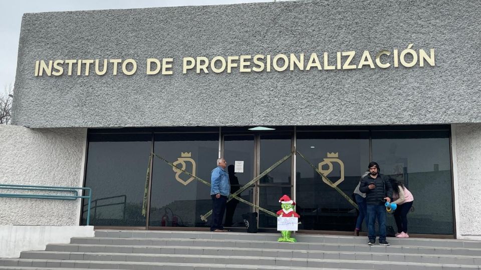 La reunión se llevó a cabo en las oficinas del Instituto de Profesionalización en el Parque 'Niños Héroes'.