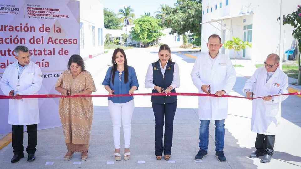 “Hoy es un gran día para el instituto, hoy es un gran día para la salud en Acapulco; señaló la mandataria estatal.