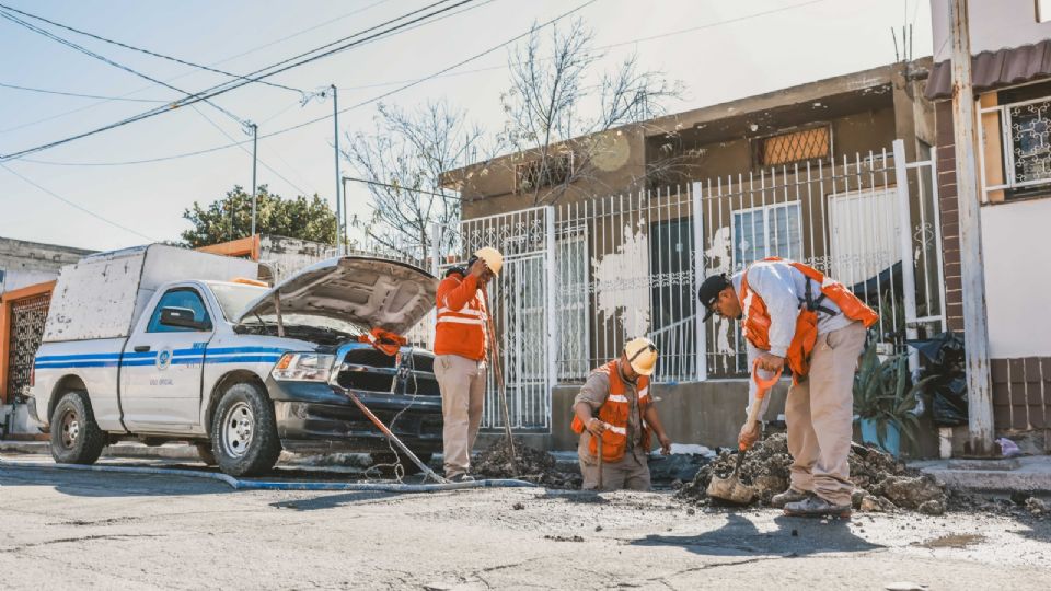 Agua y Drenaje de Monterrey atendió más de mil reportes de mantenimiento en la infraestructura hidráulica y sanitaria de la ciudad.