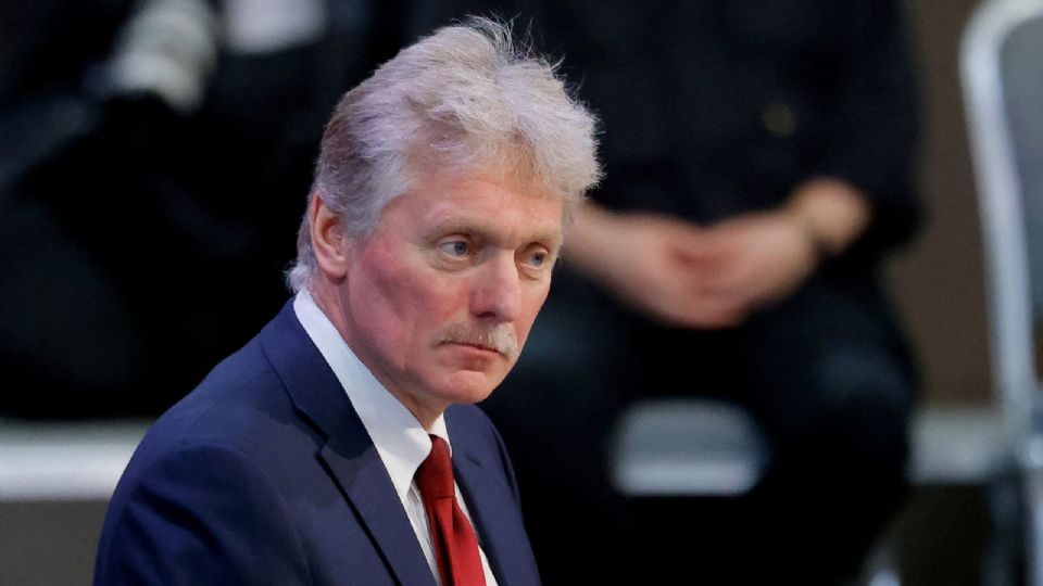 El portavoz del Kremlin, Dmitri Peskov, asiste a la rueda de prensa anual de fin de año del presidente ruso, Vladímir Putin, y a un encuentro telefónico, en Moscú, Rusia.