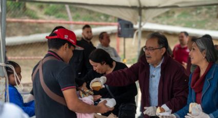 Parten Rosca de Reyes en Escobedo