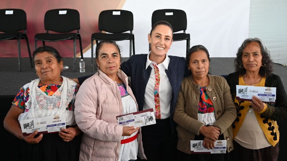 Este nuevo programa social beneficiará a 46 mil mujeres poblanas en reconocimiento a su labor a favor del país, afirmó la presidenta de México.