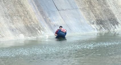 Rescatan a hombre que se ahogaba en la Presa La Boca, en Santiago