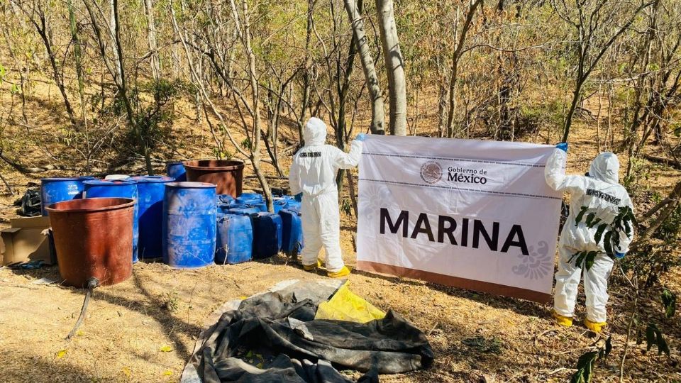 El laboratorio, con una extensión aproximada de 3 mil metros cuadrados, se ubicaba en inmediaciones de la localidad de Corral Viejo, Sinaloa.