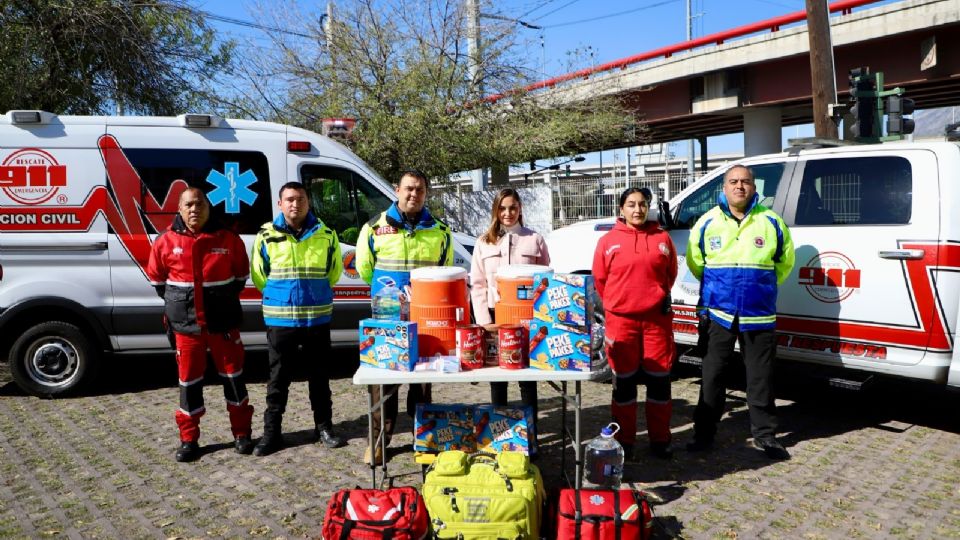 Protección Civil y DIF de San Pedro, supervisando el albergue municipal.