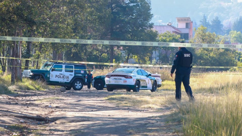 Investigan triple homicidio en la alcaldía Tláhuac.