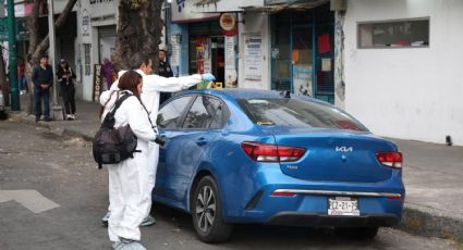 Identifican a occisos localizados dentro de un auto en Azcapotzalco