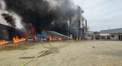 Se registra fuerte incendio en fábrica de Cadereyta, Nuevo León